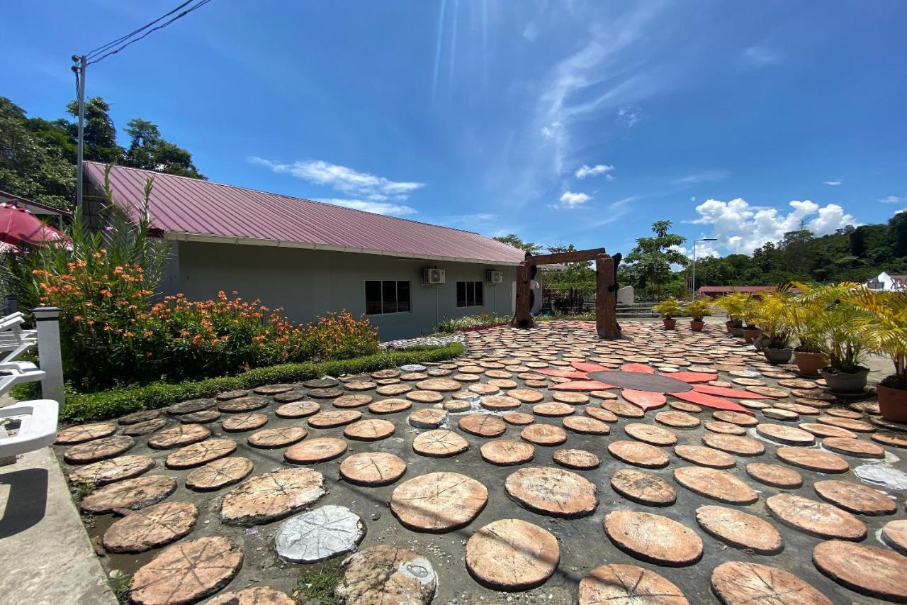 Hotel Spot On 90279 Kinomulok Garden Ranau Exteriér fotografie
